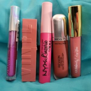 Lippies bundle ! Swatched , never used!!